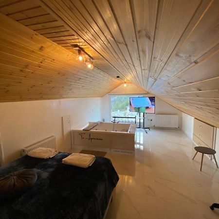Aprosmeno Jacuzzi House 2 Apartman Agrósz Kültér fotó