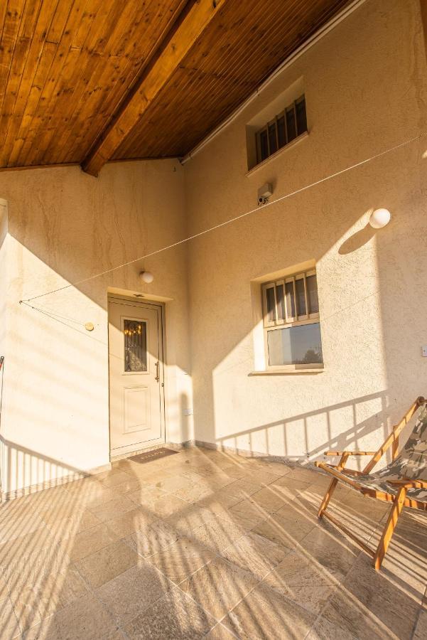 Aprosmeno Jacuzzi House 2 Apartman Agrósz Kültér fotó