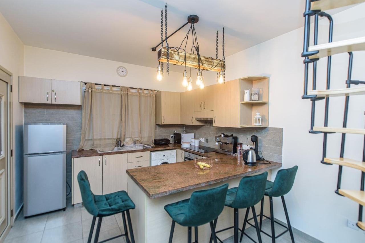 Aprosmeno Jacuzzi House 2 Apartman Agrósz Kültér fotó