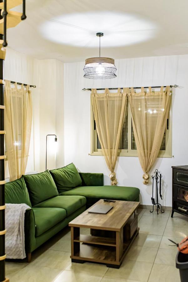 Aprosmeno Jacuzzi House 2 Apartman Agrósz Kültér fotó